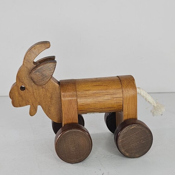 Classic Wooden Goat Pull Toy W/ Wheels Kids Play Collection Selandia Kinderland - Picture 3 of 8